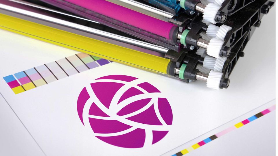 As additives Evonik silica improve the quality of dry toners and color toners for high quality printing results. AEROSIL® fumed silica guarantee flowability and charge stability.