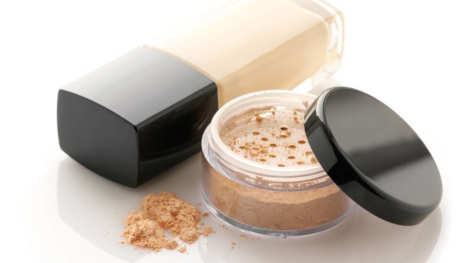 What is the secret of a powder that is very easy to apply, feels light on the skin and transports special active ingredients at the same time?