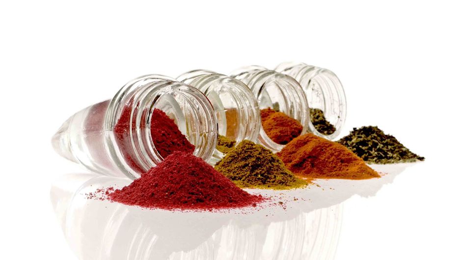 Silica as free flow agent for spices.
